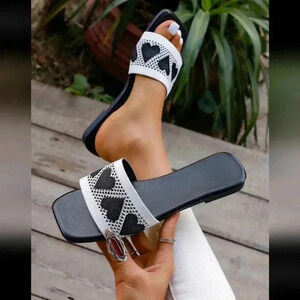 Black white padded thin flat shoes slip on flats lightweight heart summer 10 siz